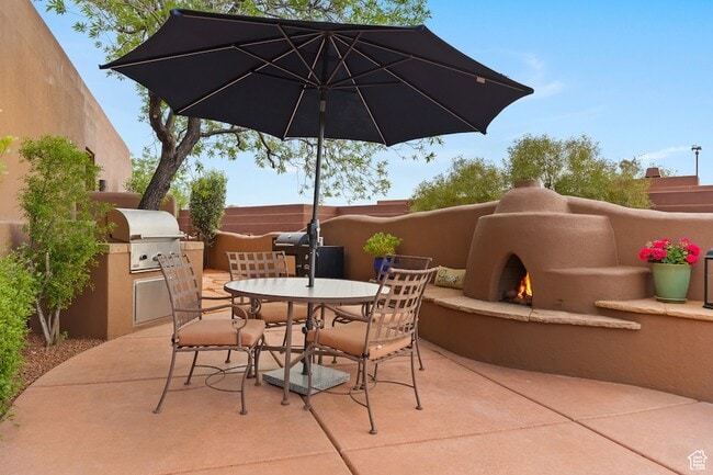 Building Photo - 2410 W Entrada Trail