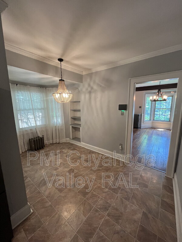 Building Photo - 358 Merriman Rd