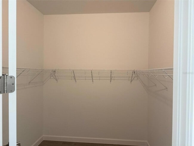 Building Photo - 7796 Lakes Edge Ln