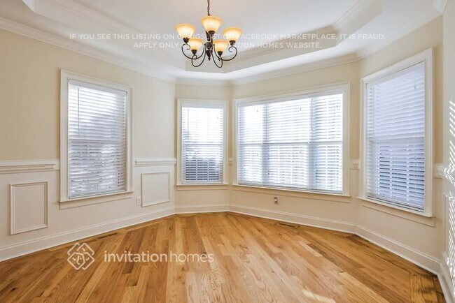 Building Photo - 111 River Knoll Dr