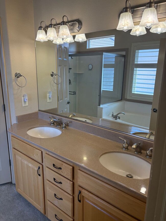 Building Photo - St. George Oasis