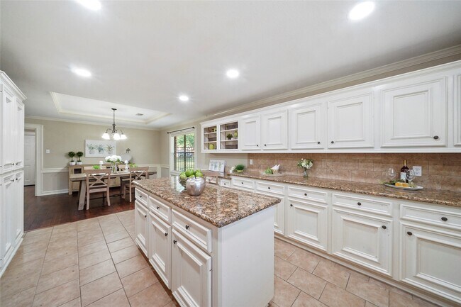 Building Photo - 7415 Revelwood Dr