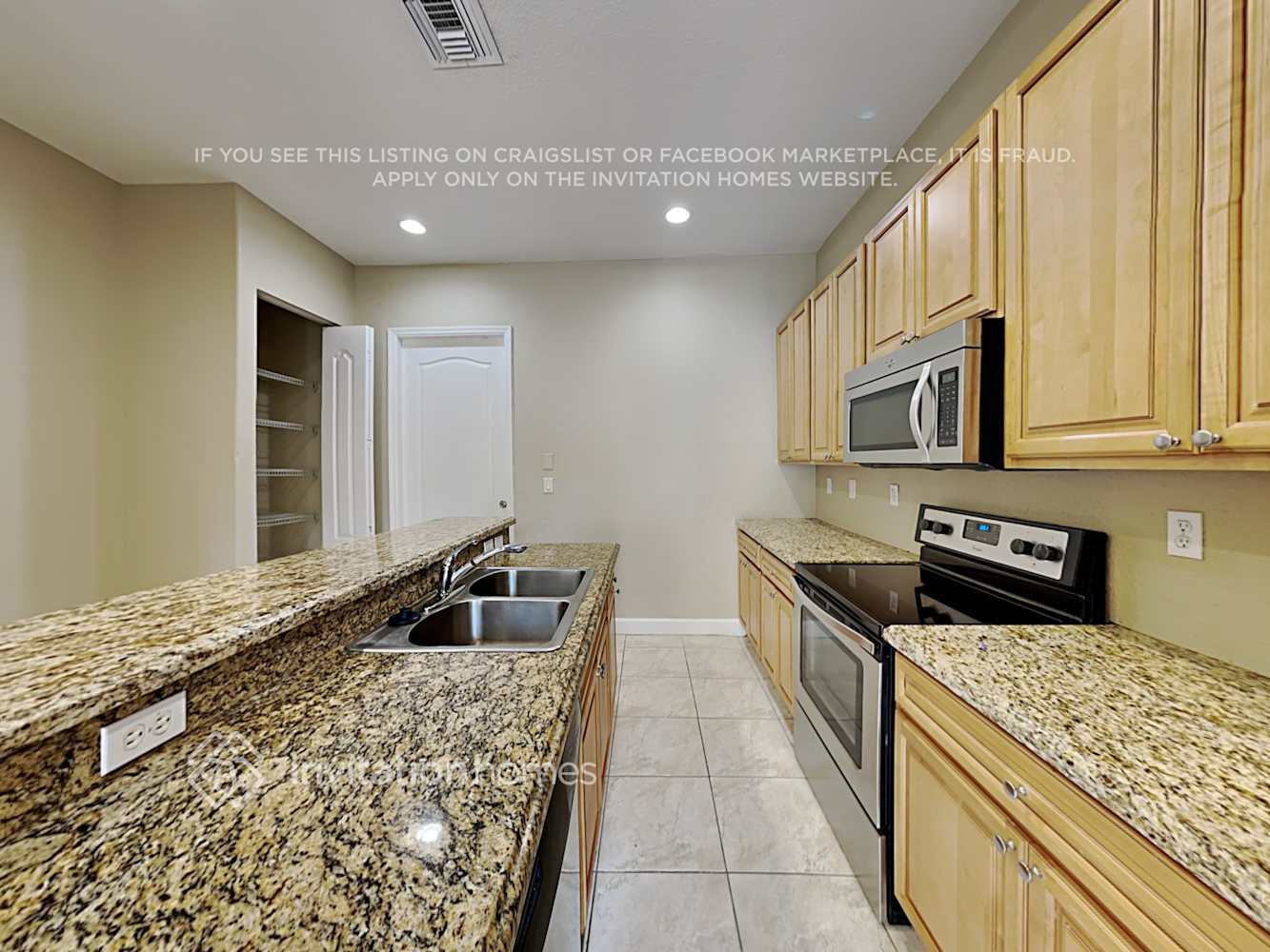 Building Photo - 1025 SW 146th Terrace