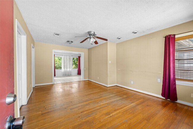 Building Photo - 1504 Harris Ave