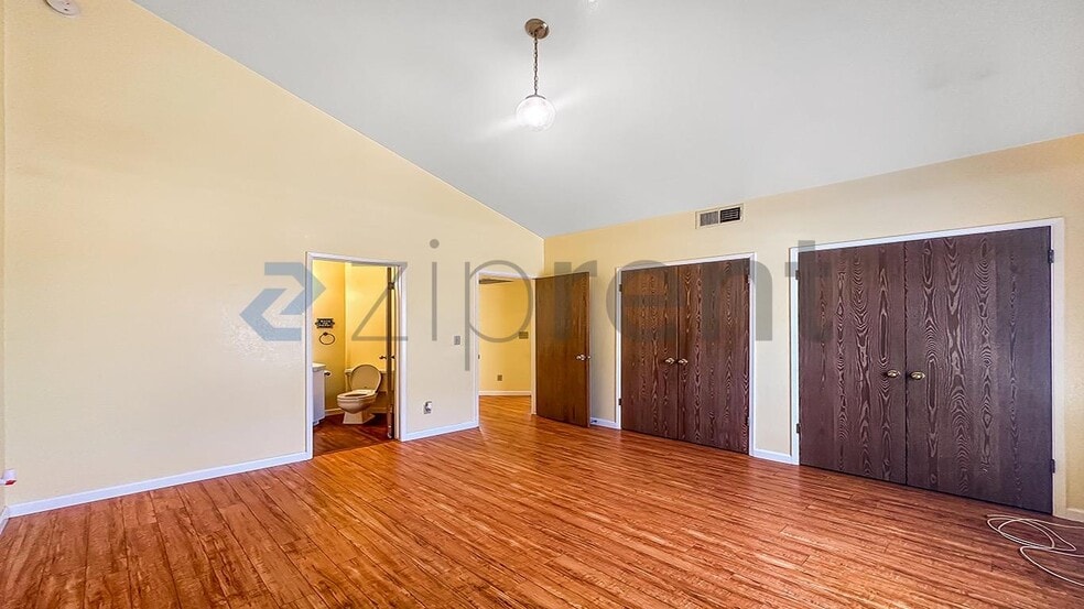 Building Photo - Unit 104