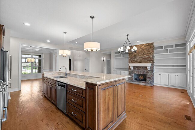 Building Photo - Pet Friendly Four Bedroom off Exit 8!