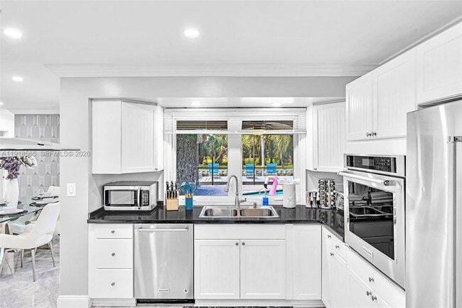 Building Photo - 2191 SW 27th Ln