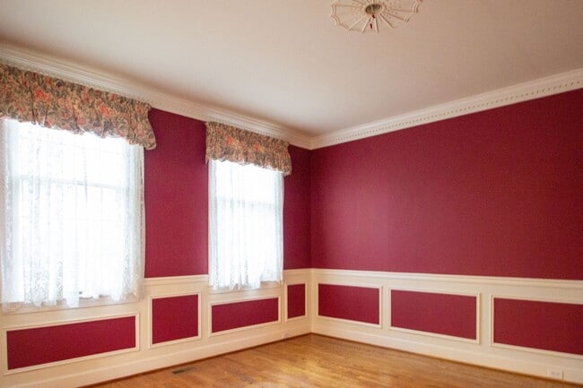 Building Photo - Elegant 4Bd/4Bth Brick Colonial