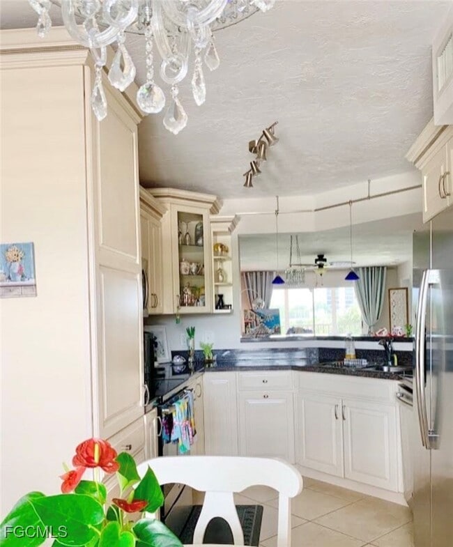 Building Photo - 340 Horse Creek Dr