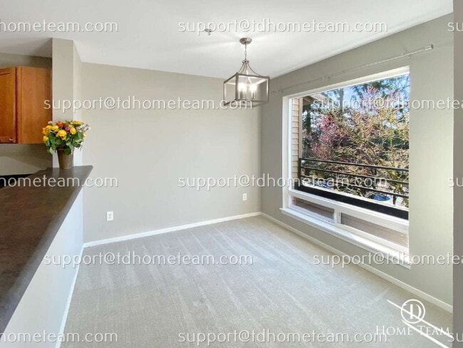 Building Photo - Luxurious 1-Bedroom Condo with Scenic Views and Modern Amenities in Bellevue, WA!