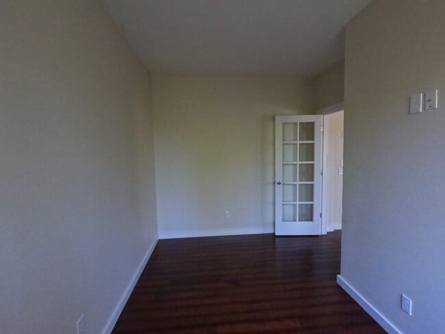 Building Photo - 2215 Harvest St