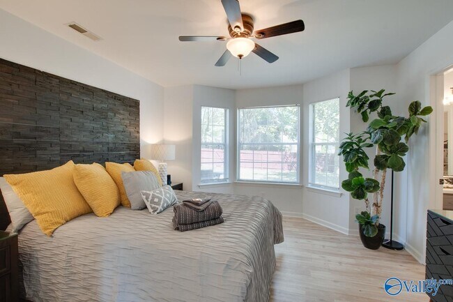 Building Photo - 210 Cypress Creek Dr
