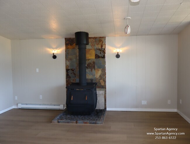 Building Photo - 1020 184th Ave Ct E