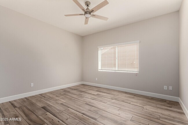 Building Photo - 14608 W Horizon Dr