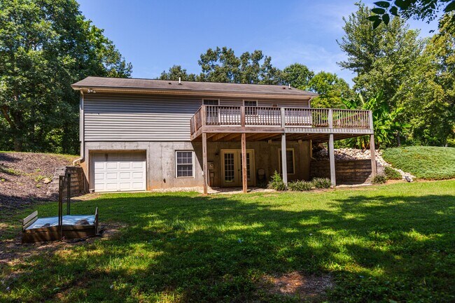 Building Photo - New Listing!