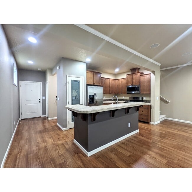 Building Photo - 730 SW 207th Pl