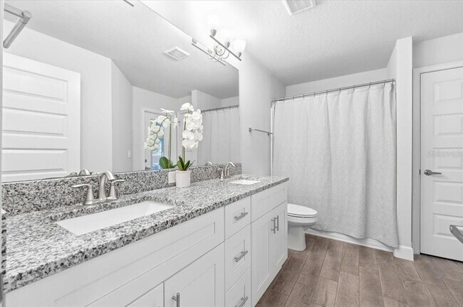 Building Photo - 331 Cres Ridge Rd