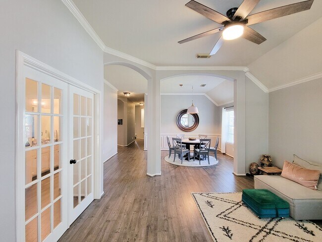 Building Photo - 11115 Brandon Gate