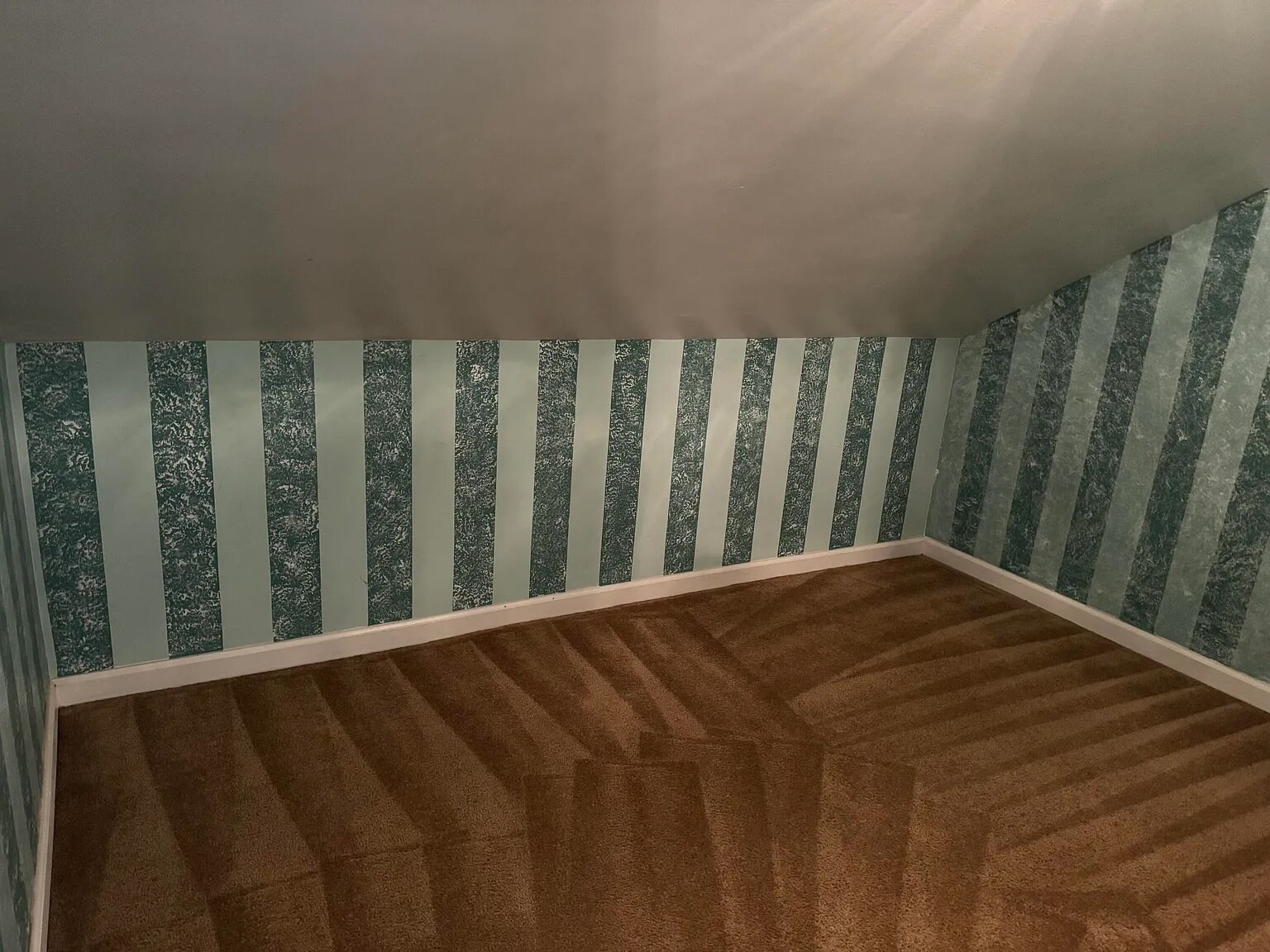 Building Photo - 1959 Shoreline Dr