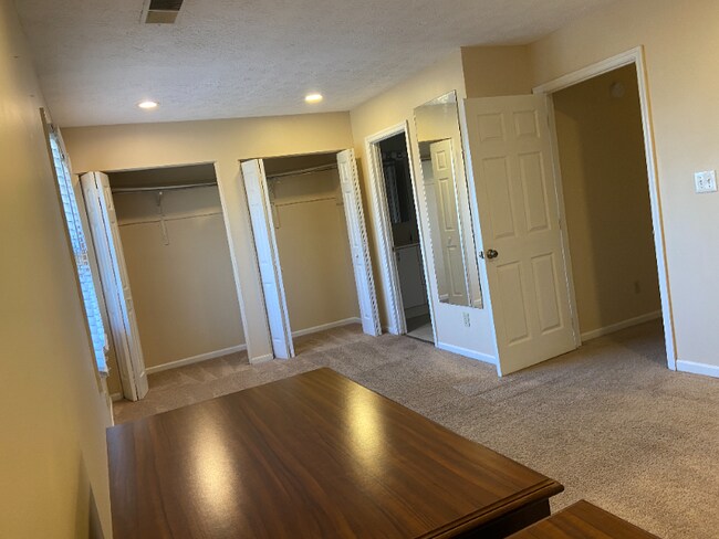 Building Photo - 3134 High Ridge Dr