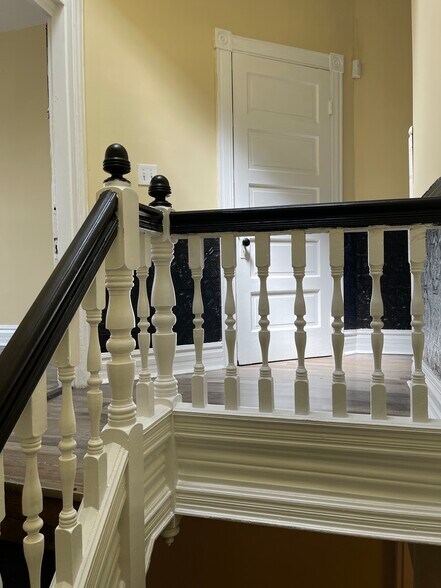 Building Photo - 2309 Avalon Ave