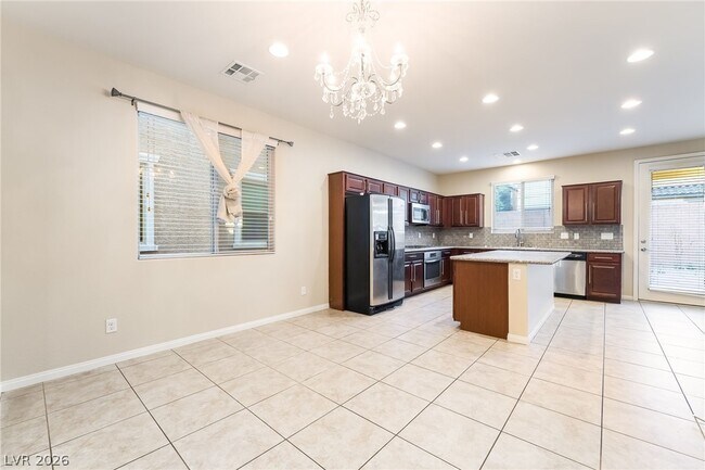 Building Photo - 121 Pictor Ave