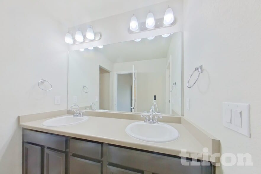 Building Photo - 9972 Emerald Vista Dr