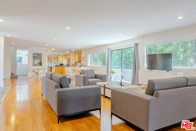 Building Photo - 110 N Barrington Ave