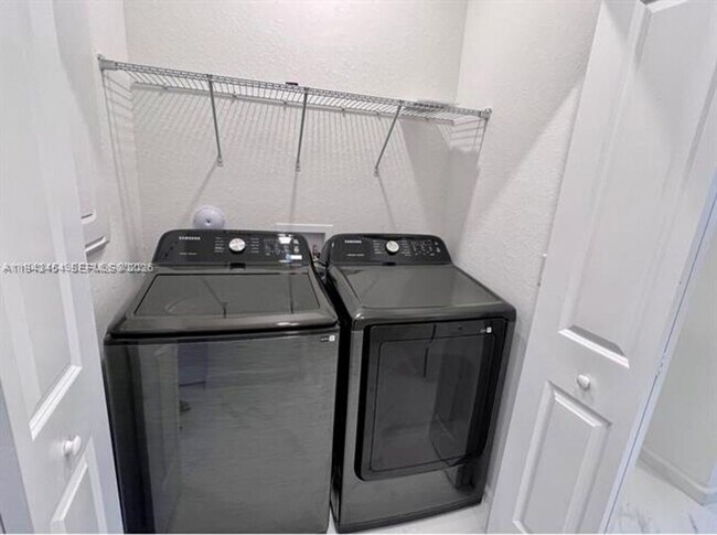 Building Photo - 15903 SW 2nd Dr