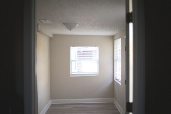 Building Photo - Spacious Clearwater Home with Modern Comforts with Private Backyard! 2bed | 1Bed