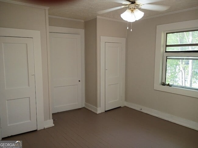 Building Photo - 161 S Pine St