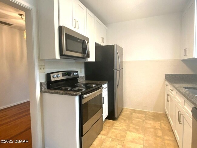 Building Photo - 473 Golf Blvd