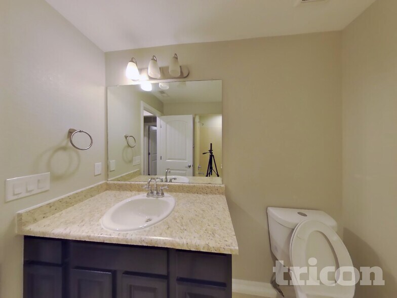 Building Photo - 6748 Lamine Dr