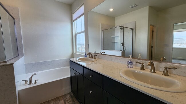 Building Photo - Spacious Two Story Home in Spanish Springs