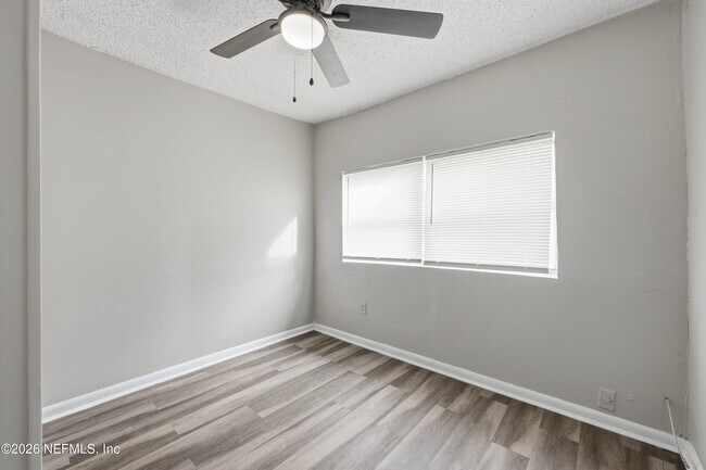 Building Photo - 2002 St Clair St