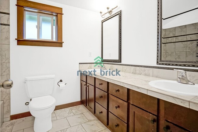 Building Photo - 3 BED & 3 BATH TOWNHOME FOR RENT