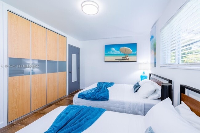 Building Photo - 312 N Luna Ct