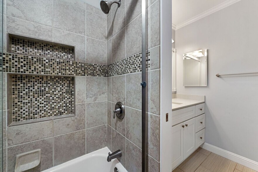 Building Photo - 238 Thistle Cir