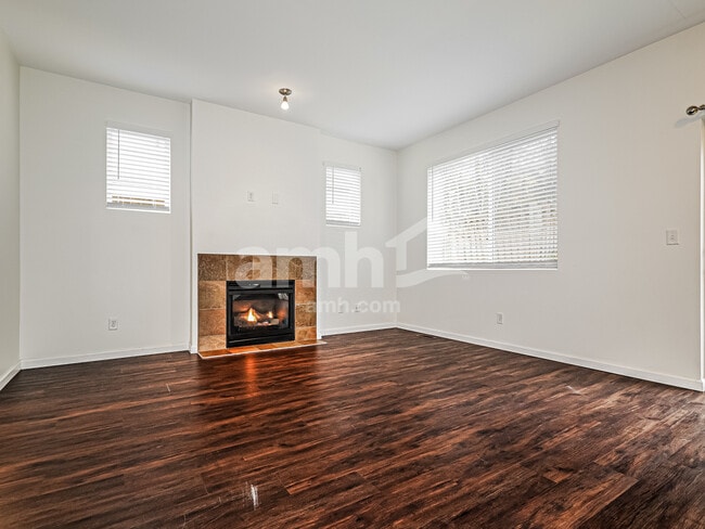 Building Photo - 748 Fenway Ln