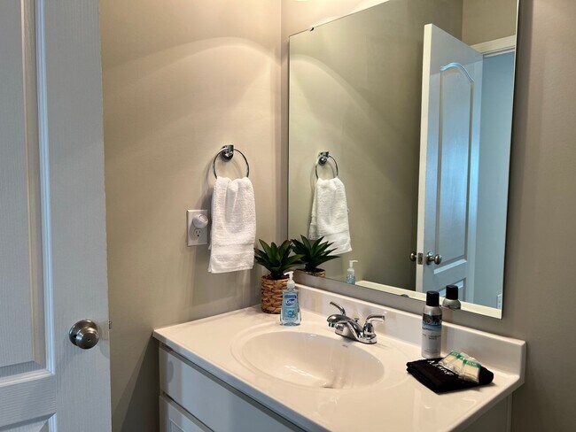 Building Photo - Fully Furnished Luxury Corporate Rental - Brand New Construciton