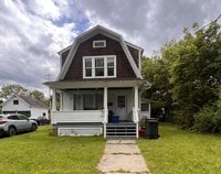 Building Photo - Single family home 3 bedrooms 1.5 bathrooms