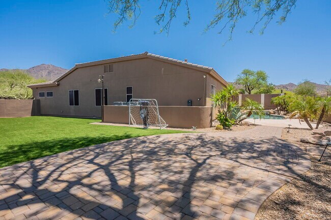 Building Photo - 10835 E Acacia Dr