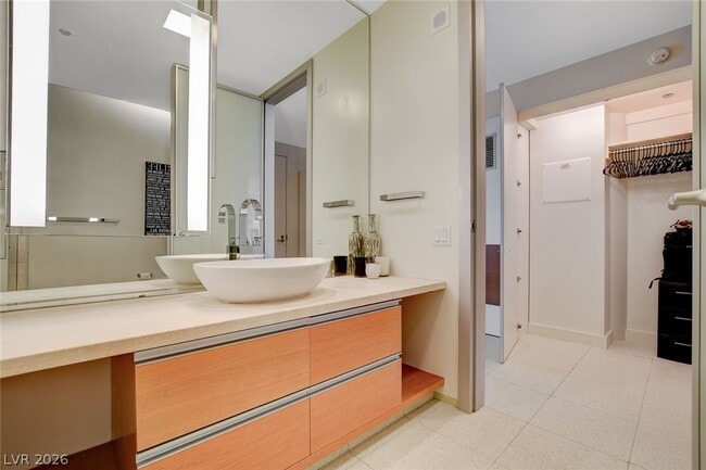 Building Photo - 3726 S Las Vegas Blvd