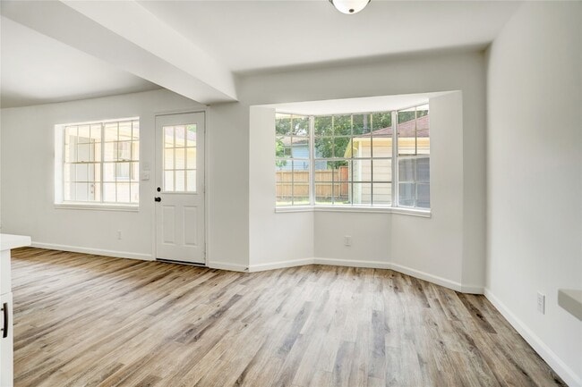 Building Photo - 14035 Myrtlea Dr