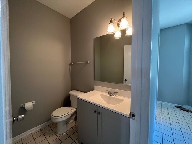 Building Photo - 2826 Powell Ct