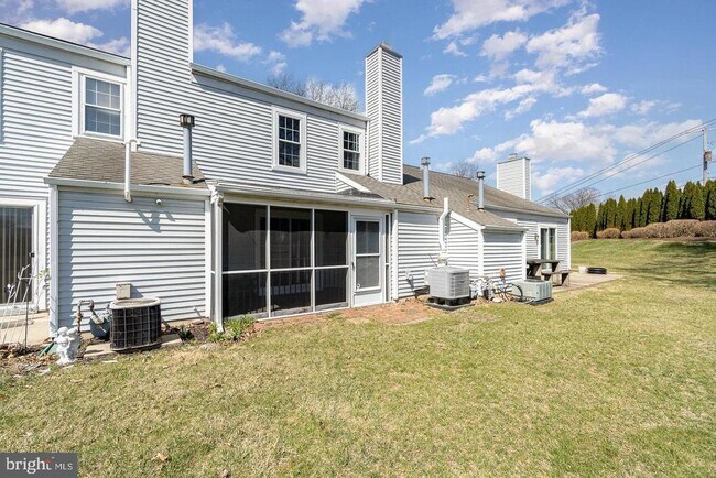 Building Photo - 407 Cambridge Ct