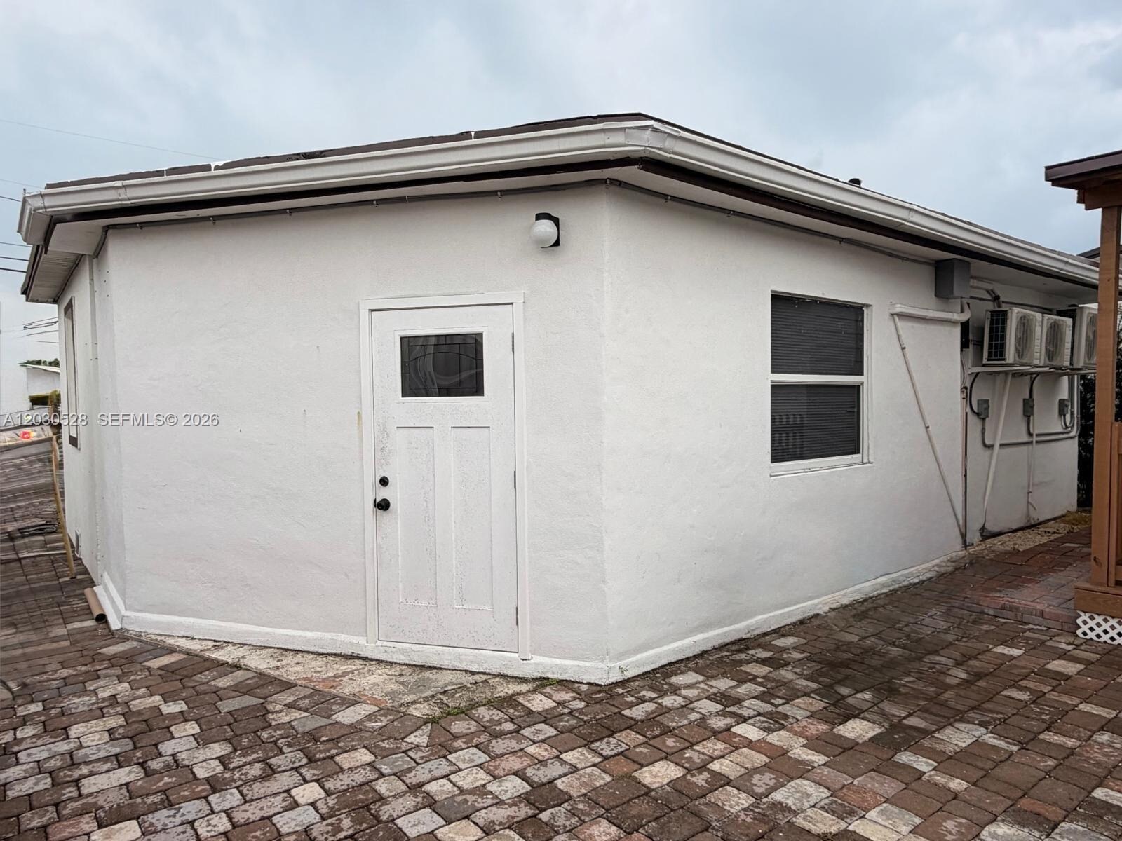 Building Photo - 6801 SW 22nd St