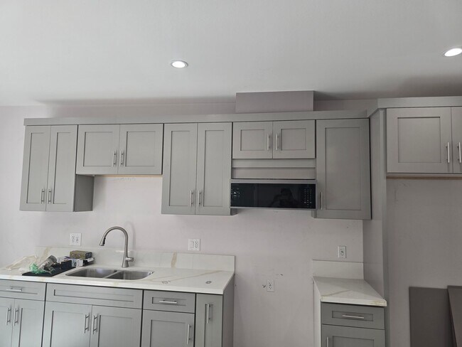 Building Photo - 133TH - HAWTHORN