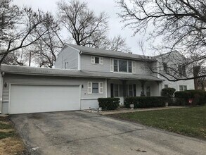 Building Photo - Ward Parkway Duplex Home with 2 Car Garage