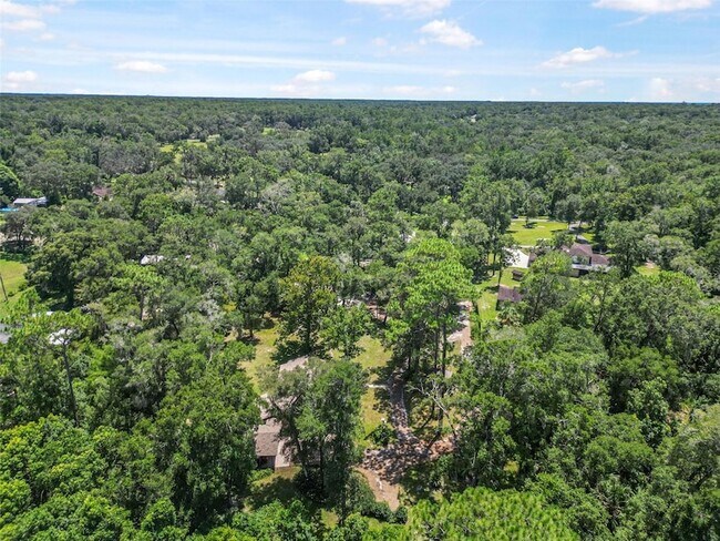 Building Photo - 1517 Manor Way